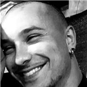 Laureato in Conservatorio, Pianista - Compositore - Producer eclettico e poliedrico.